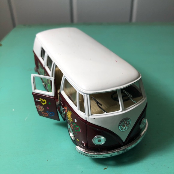 Kinsmart Other - 1962 Volkswagen Bus Hippie Van 5” Die-Cast ☮️